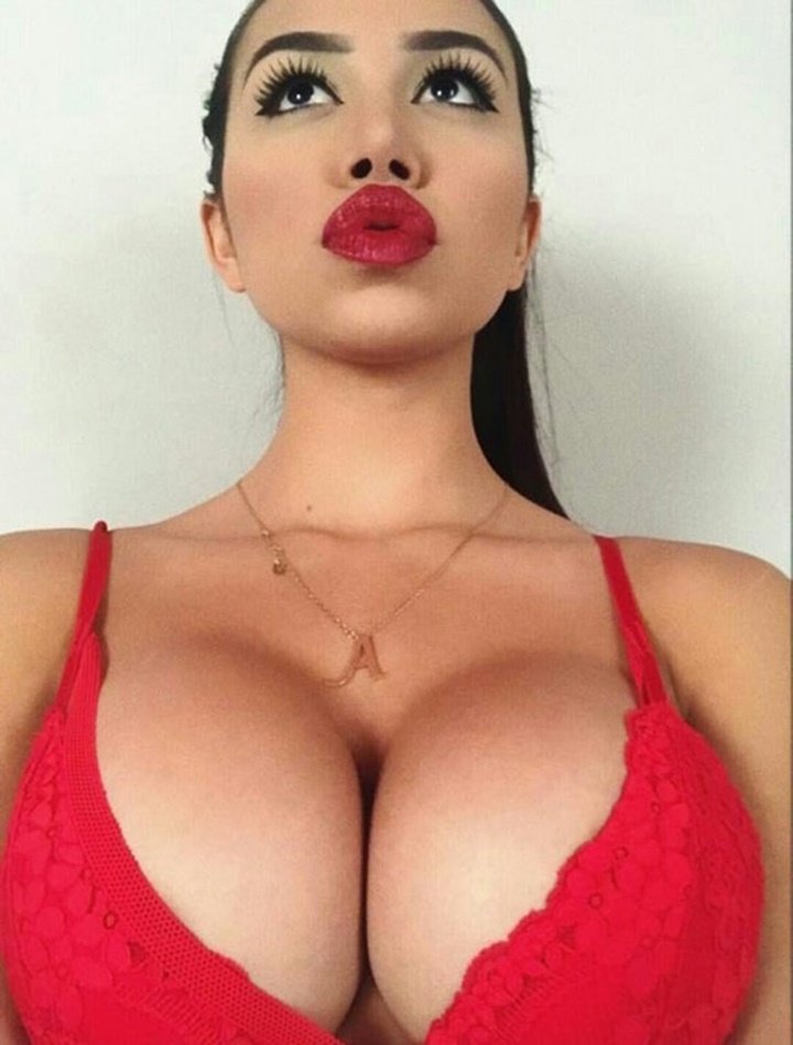 46 hot beautiful busty girl in sexy bra
