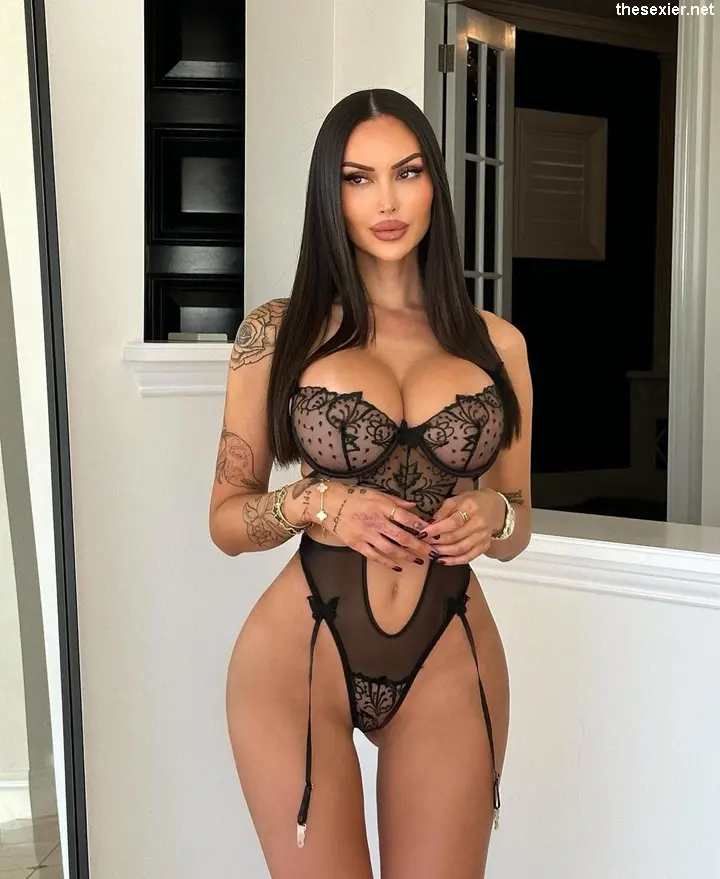 88 hot busty brunette in sexy lingerie sgl108
