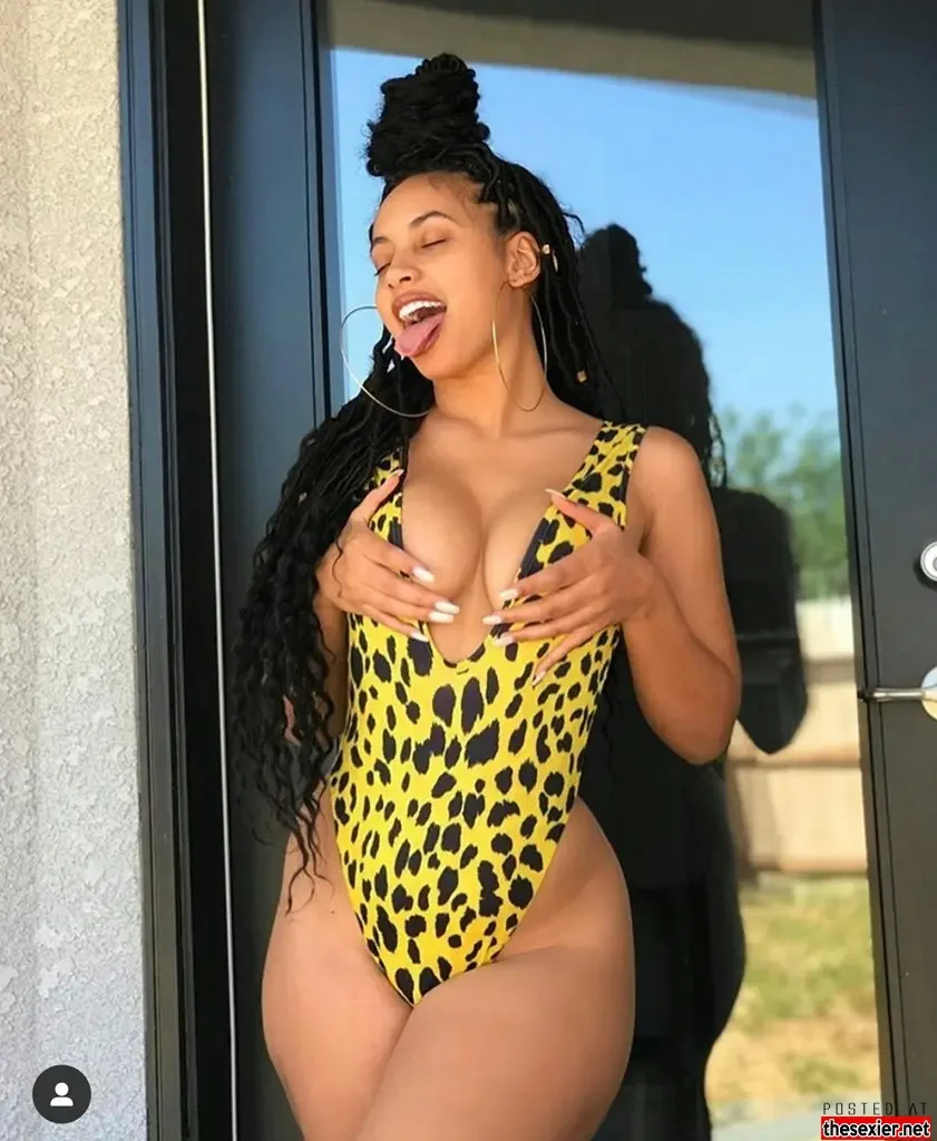27 black girl jada amorr in swimsuit touching nice boobs hgs46