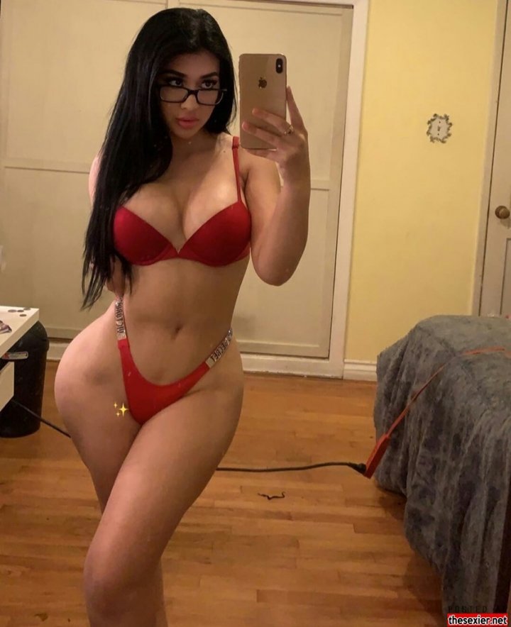33 curvy brunette liliana red underwear selfie hipw6 720x884