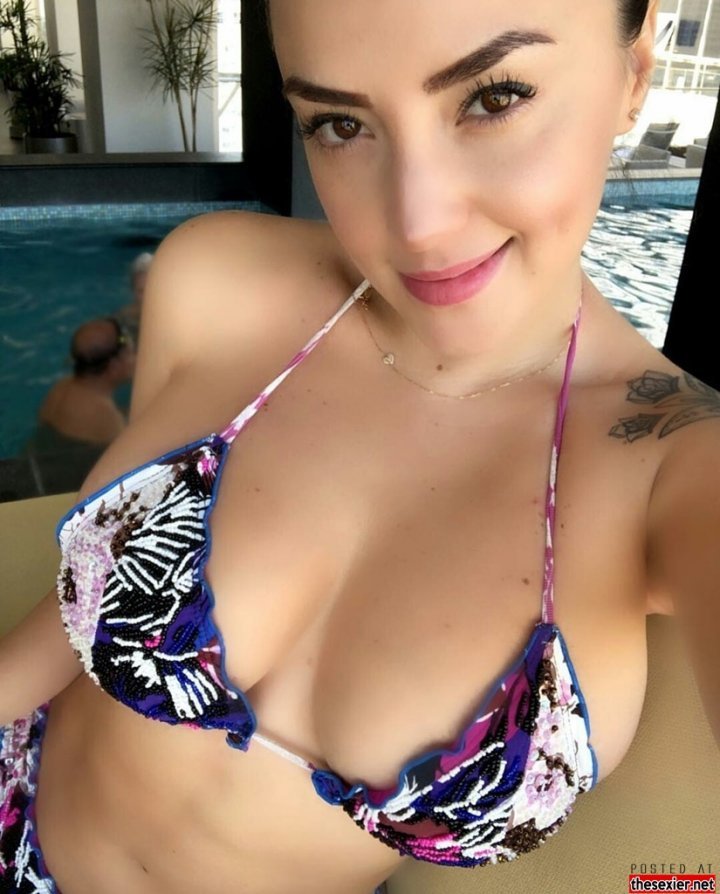 82 hot brunette babe in bikini hot boobs selfie bsrfcc82 720x894