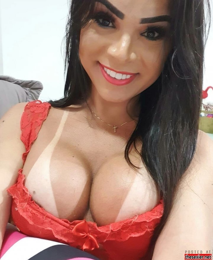 24 hot brazilian brunette babe viviane bezerra sexy boobs tan lines hipw13 720x880