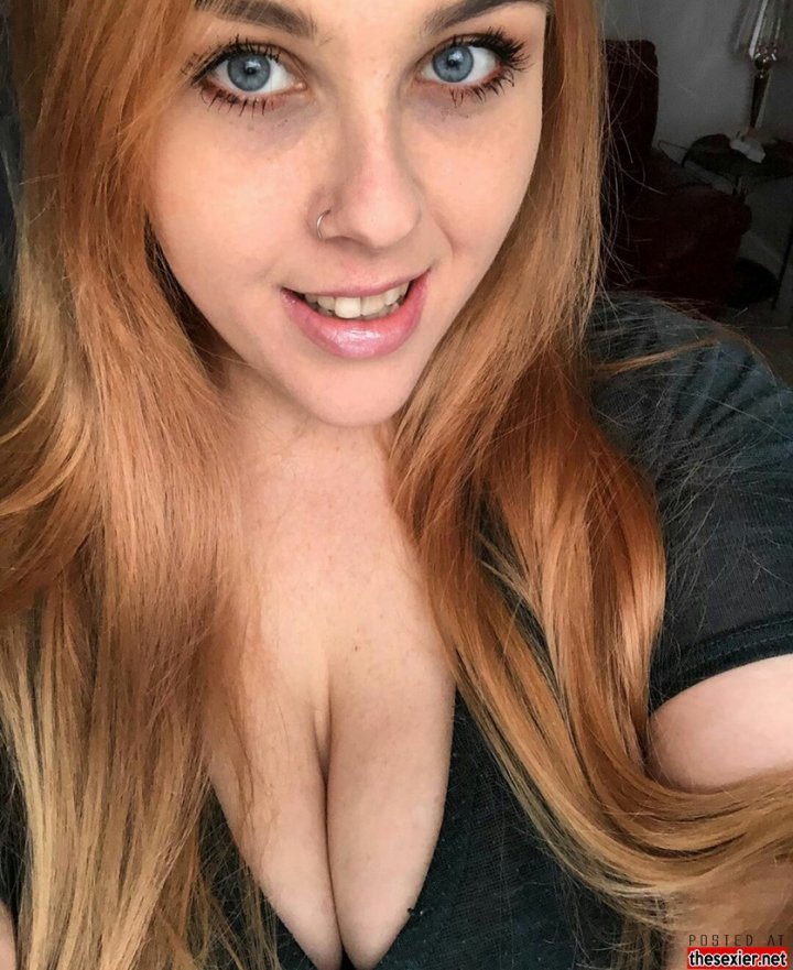 1 beautiful redhead babe sexy cleavage selfie hipw17 720x881