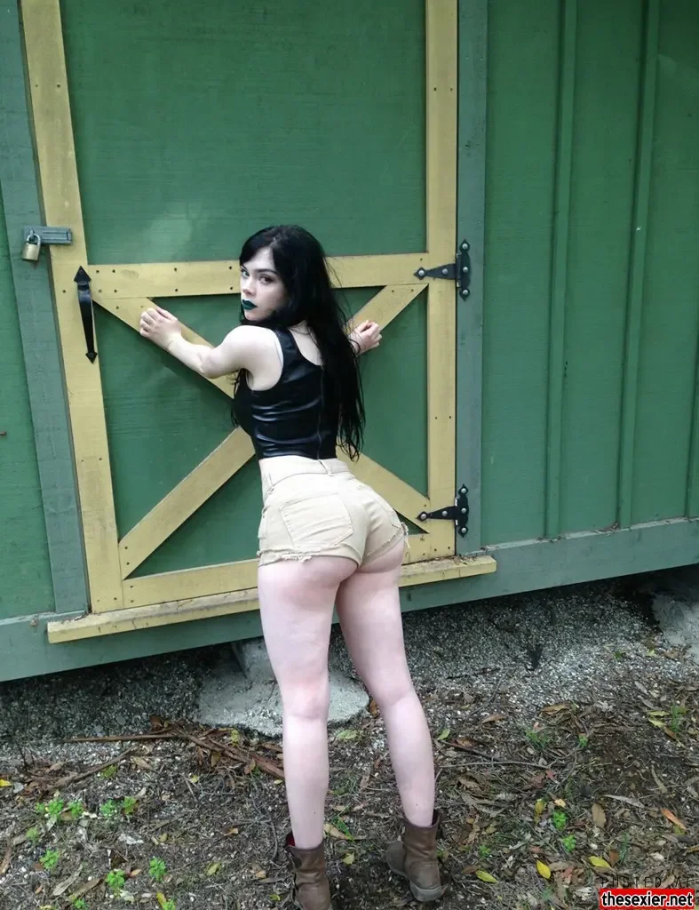 32 hot pale babe tight short shorts bubble butt sgsbcss