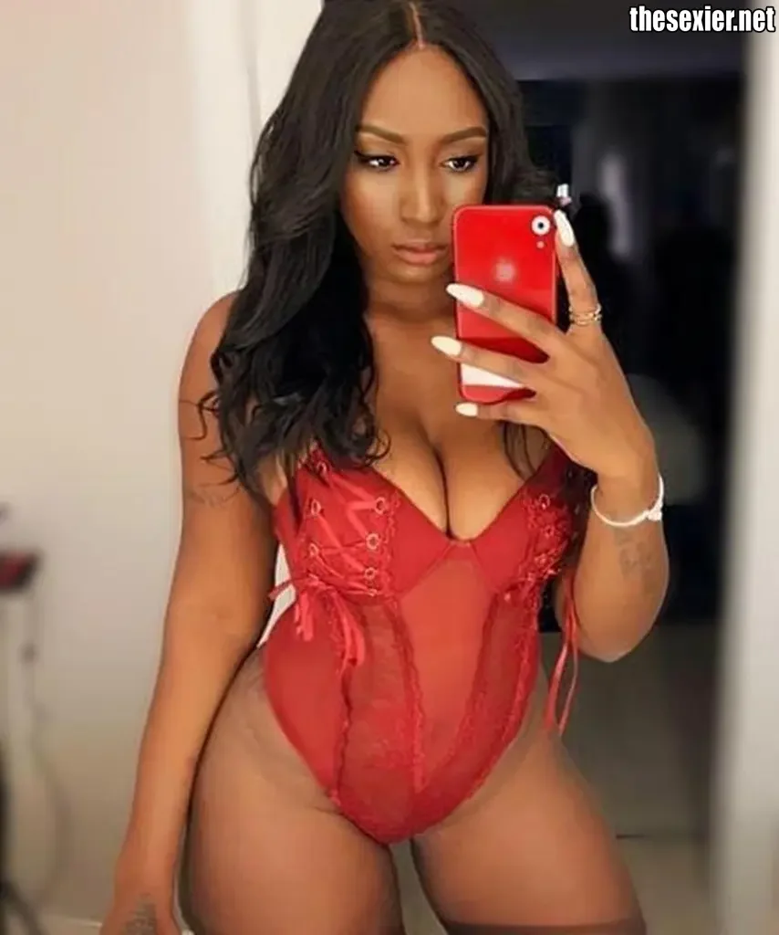 25 hot brazilian babe sexy lingerie mirror selfie hbb61