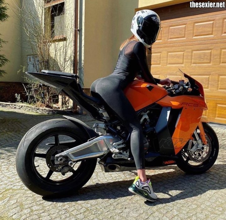 23 hot bike girl tight yoga pants on ktm superbike hbg30 720x703