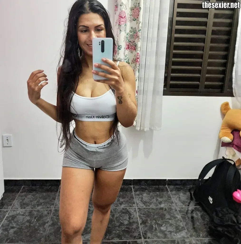 35 hot fitness brazilian babe underwear selfie hipw23