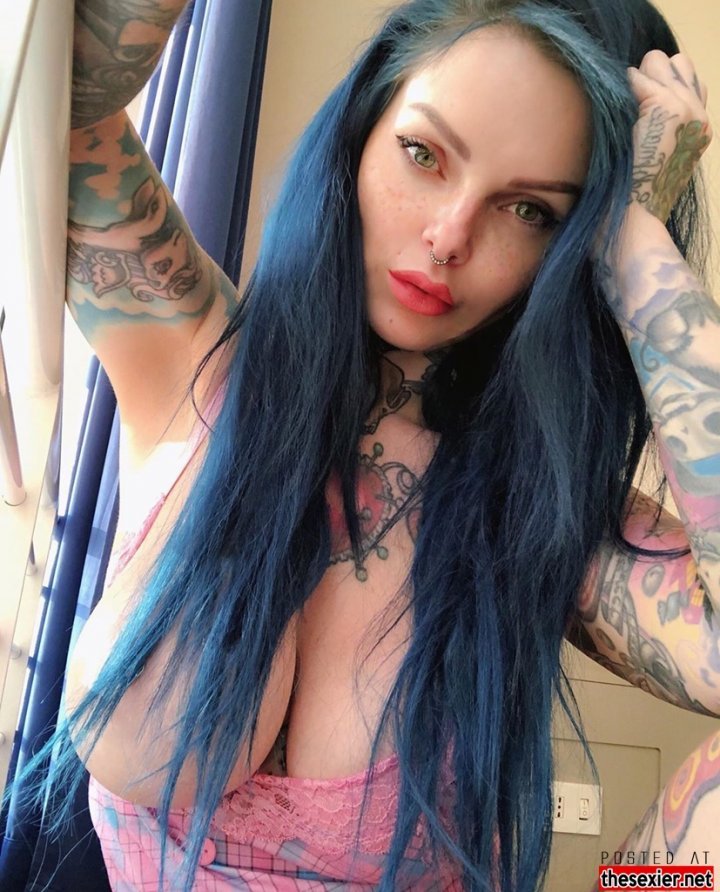 20 perfect busty tattooed model riae one boob out hir32 720x892