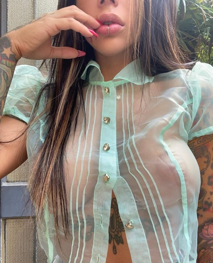 17 hot busty babe alexis mucci see through blouse without bra hiam39 720x888