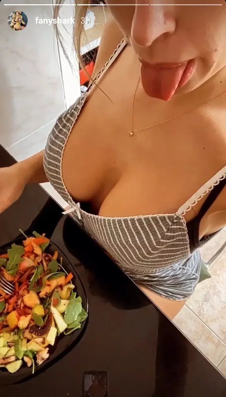 10 lovely fany shark food selfie nice boobs yncfp27