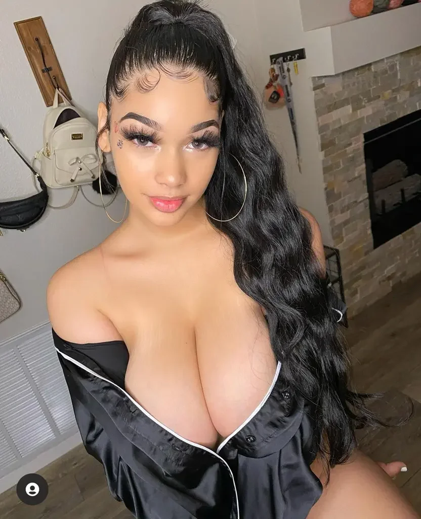 9 beautiful busty babe lexi love big cleavage hill41