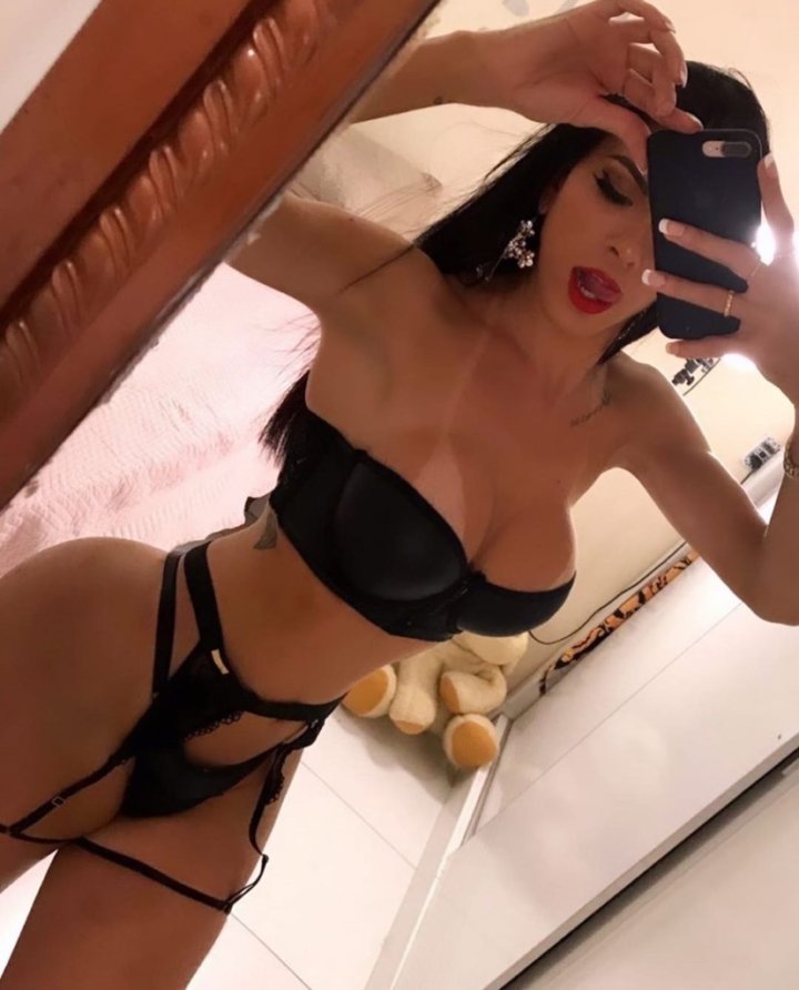 1 hot latina grecia torres sexy lingerie mirror selfie higt26 720x892