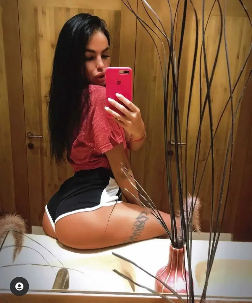 9 hot brunette babe idasha delicious booty selfie stdb36