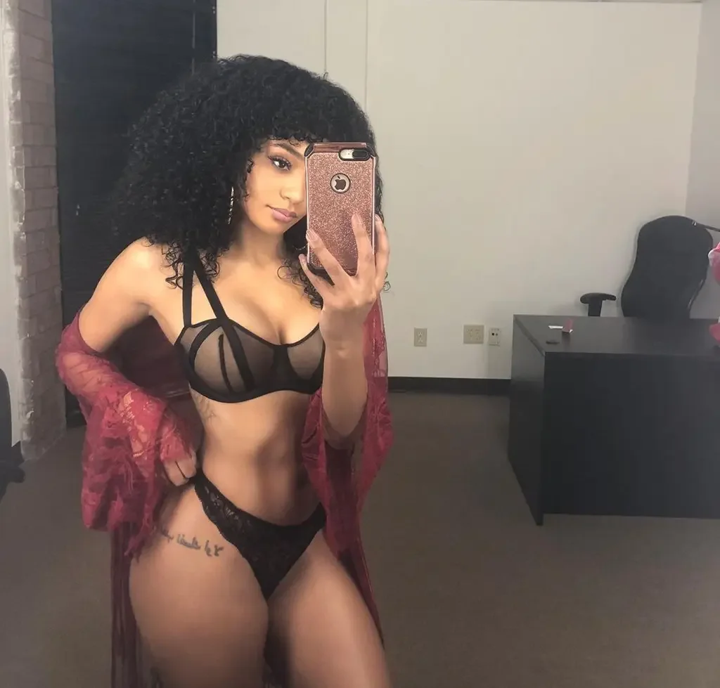 31 pretty ebony instagram babe lashae monique sexy lingerie