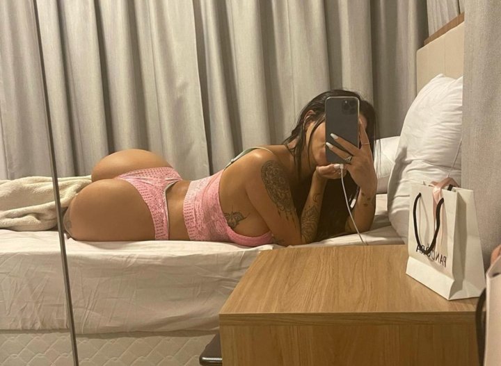 7 hot instagram babe jaiane lima sexy lingerie selfie hijl30 720x527