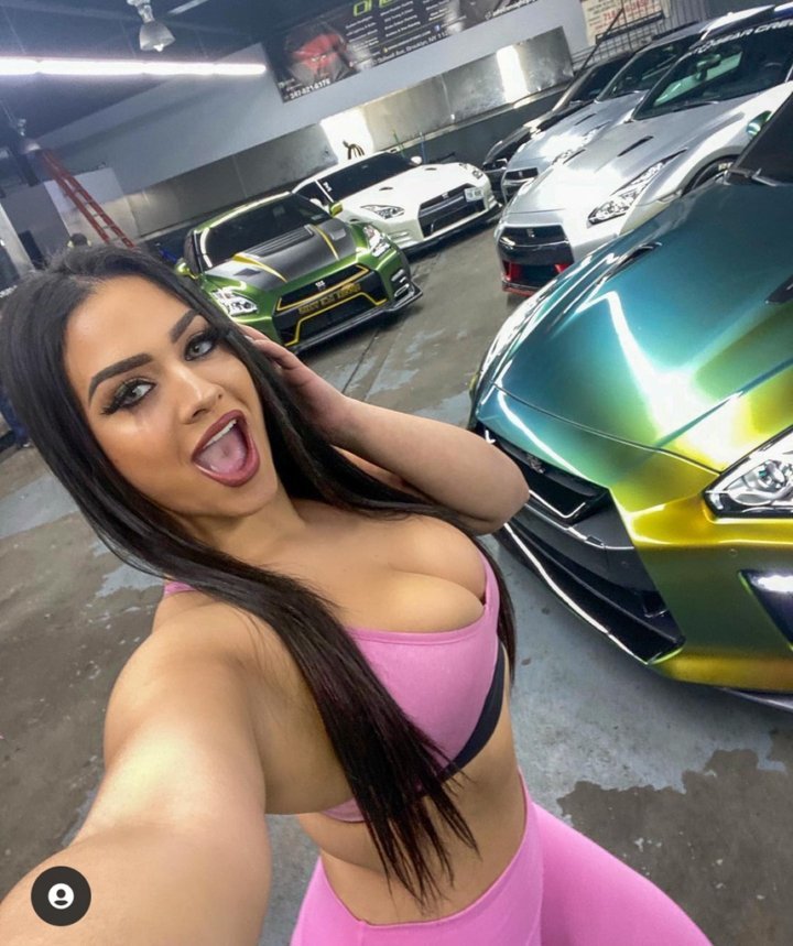 30 busty brunette babe nadia and nissan gtr cgp68 720x859