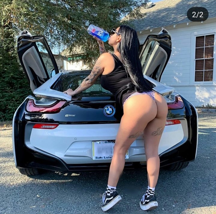 44 hot fitness brunette girl and bmw i8 cgp68 720x713