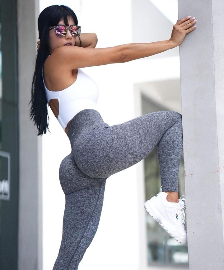 5 fitness instagram babe ariana james hot yoga pants hiaj51