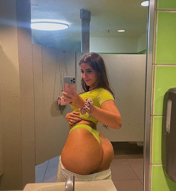 13 Theodora Moutinho hot mirror selfie hitm70