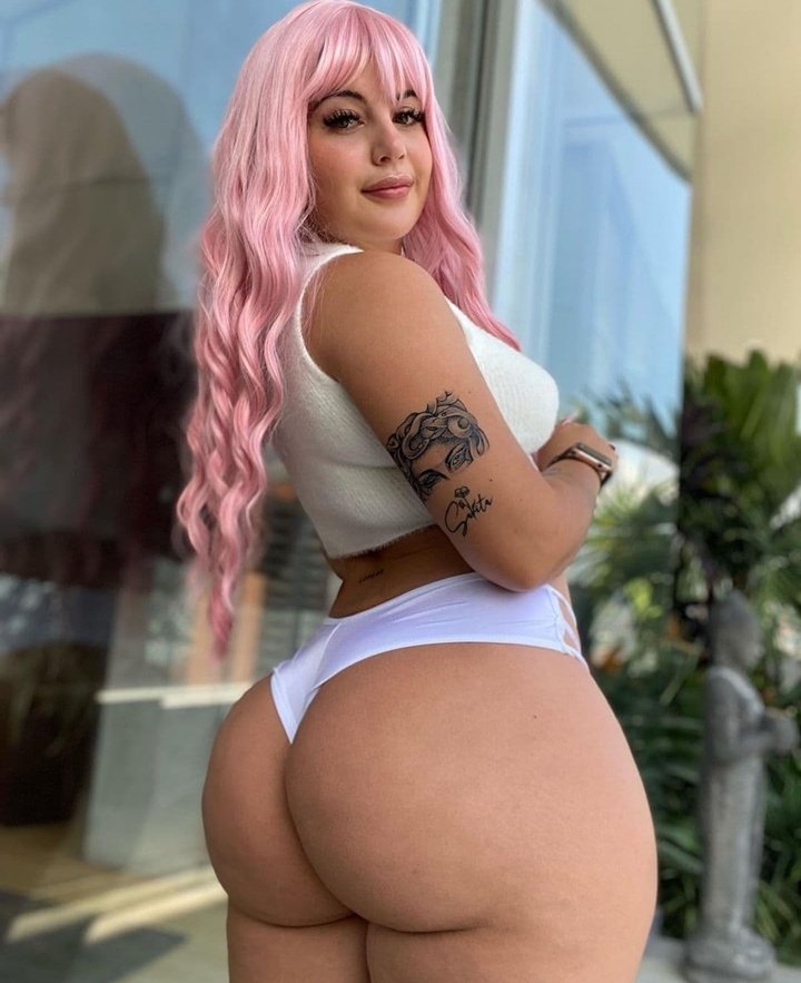 38 pink haired chick delicious fat booty bbb46