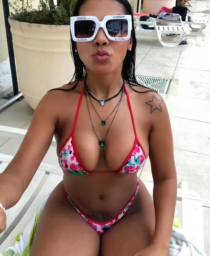 15 hot tanned babe in tiny bikini and sunglasses swg50