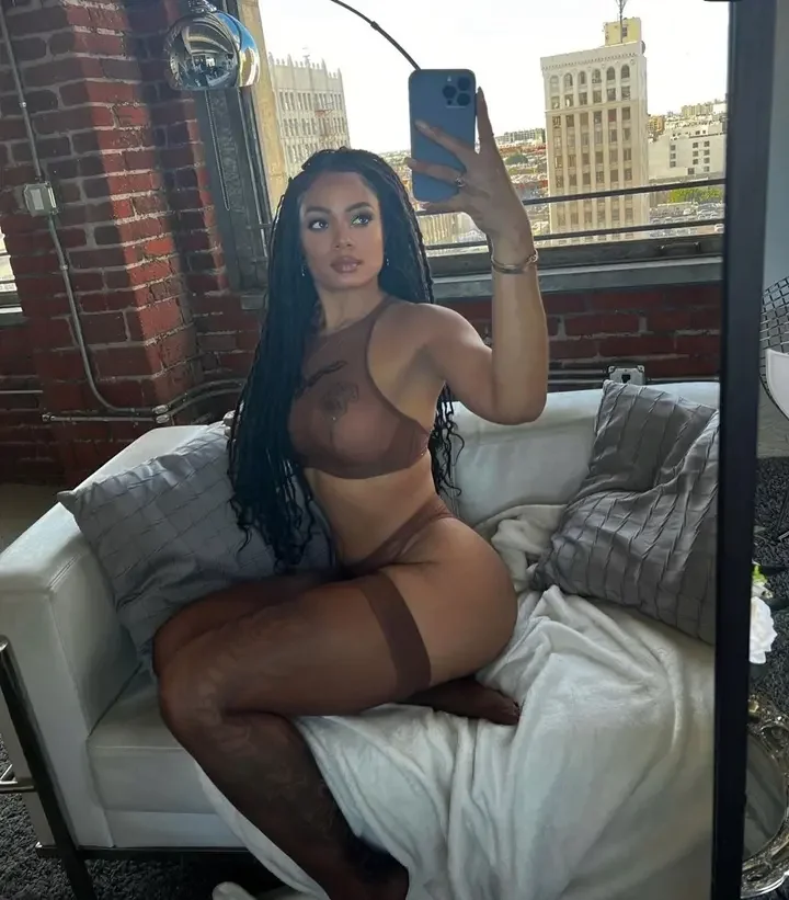26 beautiful ebony babe in sexy lingerie selfie sls29