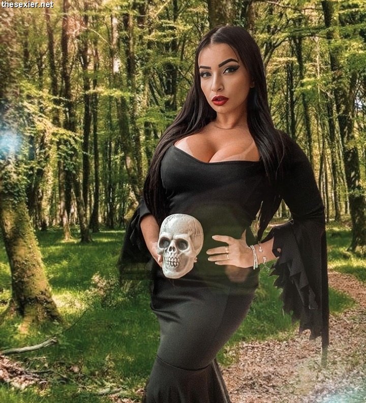 16 hot busty babe as morticia addams hhb41