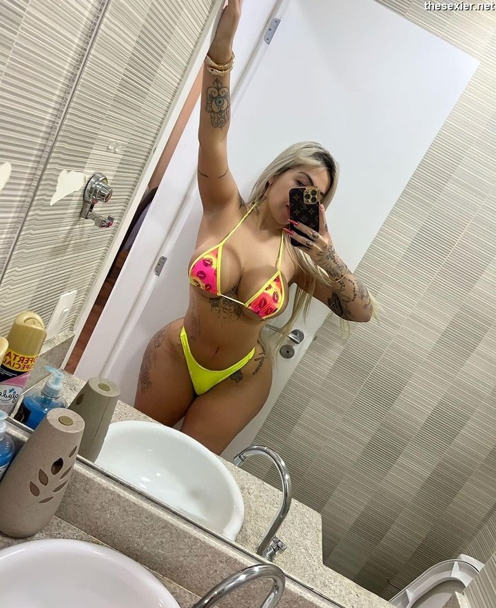 19 busty tattooed babe in bikini mirror selfie bbb43