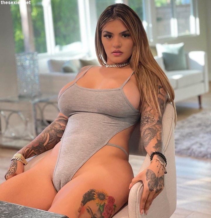 5 hot tattooed chick in tight bodysuit big cameltoe cbnce34