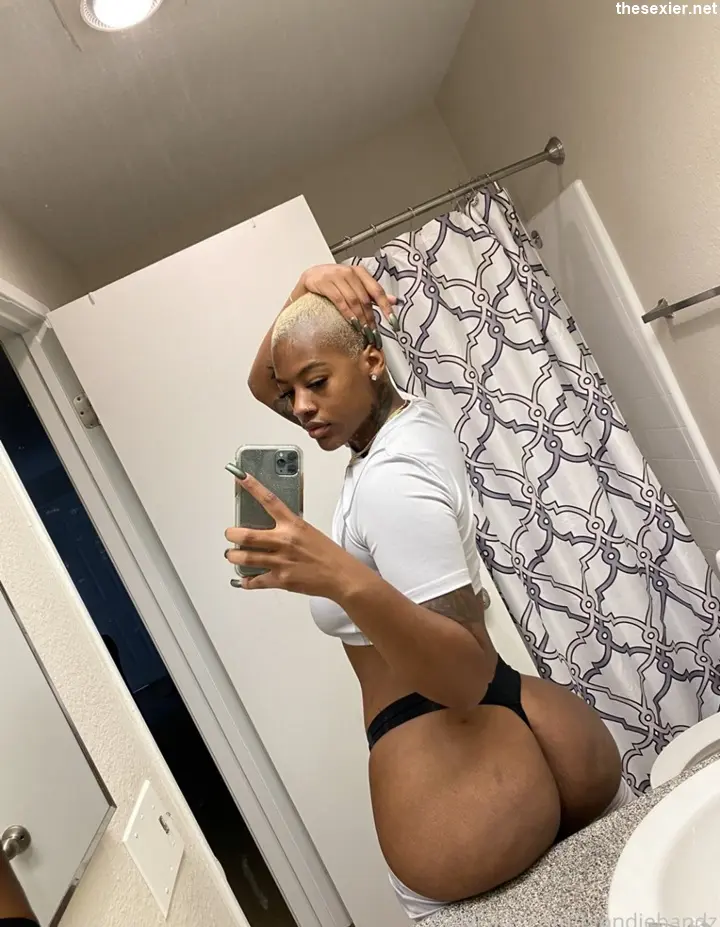 12 hot ebony babe juicy booty selfie sbs29