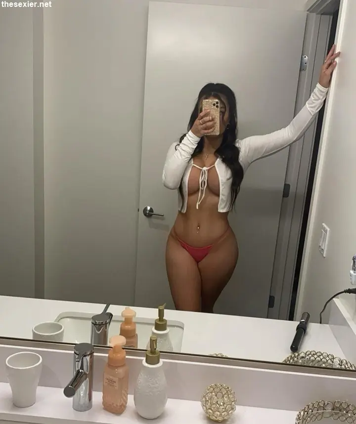 28 hotbrunette chick sexy bathroom selfie sbs29