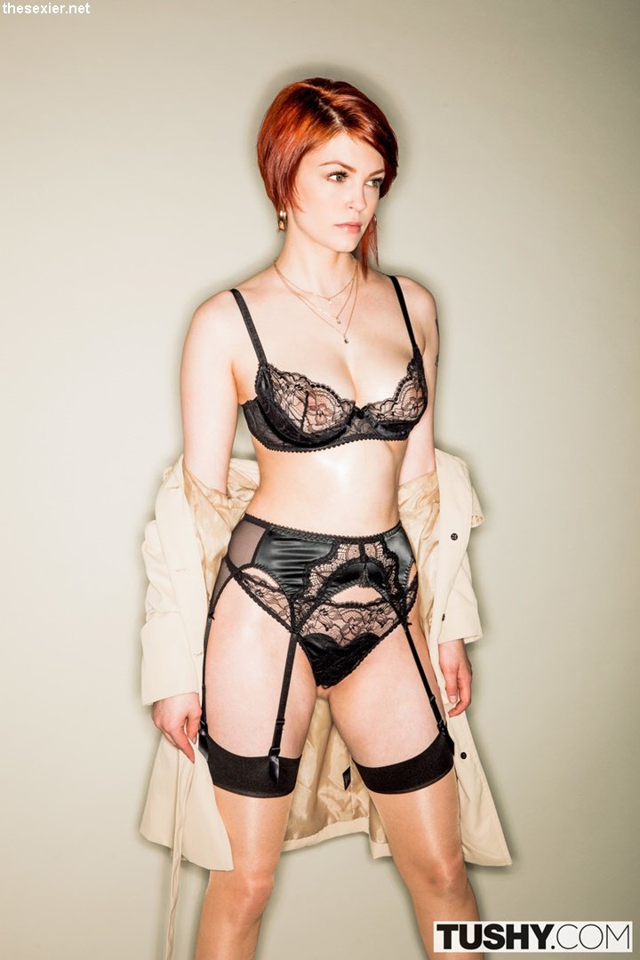 25 sexy short haired babe bree daniels in black lingerie bdn34