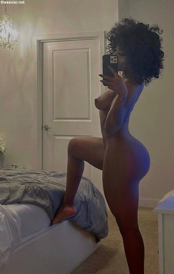 31 sexy black chick naked mirror selfie 34nbc