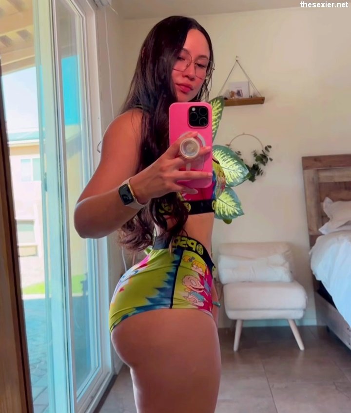 10 beautiful brunette chick kimberly sanchez mirror selfie hiks31