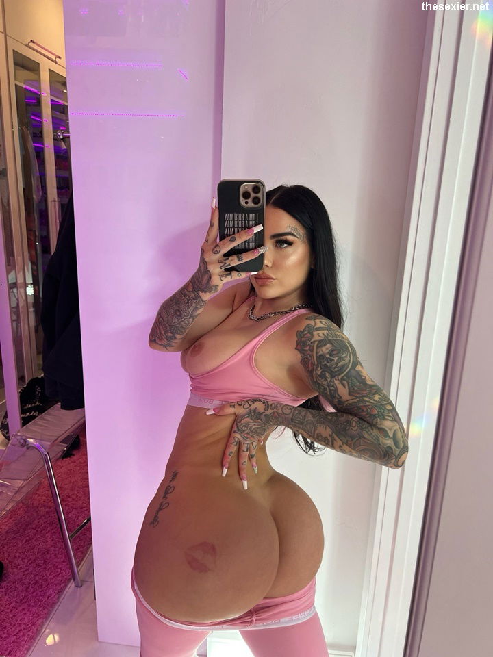 9 hot busty onlyfan girl karmenkarma booty selfie 20foa